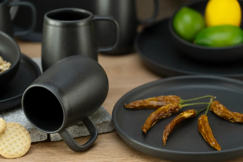 CreaTable 22978 Kombiservice Uno BLACK Für 4 Personen, Steinzeug, Schwarz (1 Set, 16-teilig) – Bild 2