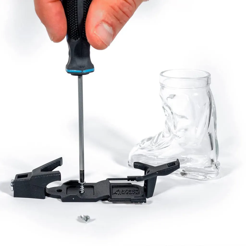 1 Schnapsglas In Ski Form Mit Bindung Und Umhängeband Der Absolute Hingucker – Bild 3