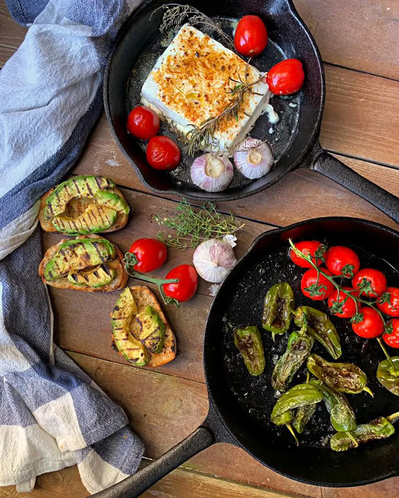 BBQ-Toro Gusseisenpfanne | Ø 24 Cm | Preseasoned | Gusseisen-Pfanne Mit Zwei Ausgießer, Stielpfanne – Bild 2