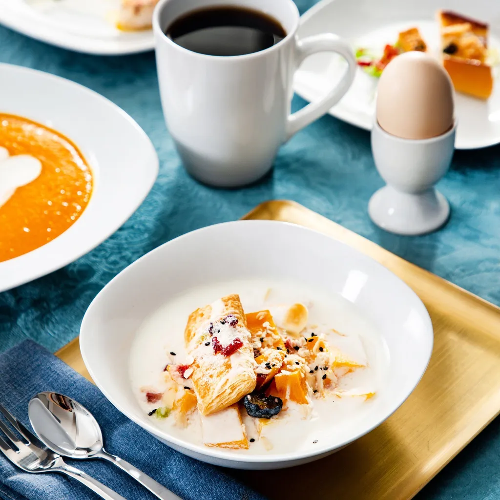 MALACASA, Serie Elisa, 40 Teilig Set Porzellan Tafelservice Kombiservice Geschirrset Mit Dessertteller, Speiseteller, Müslischalen, Eierbecher, Becher Für 8 Personen – Bild 6