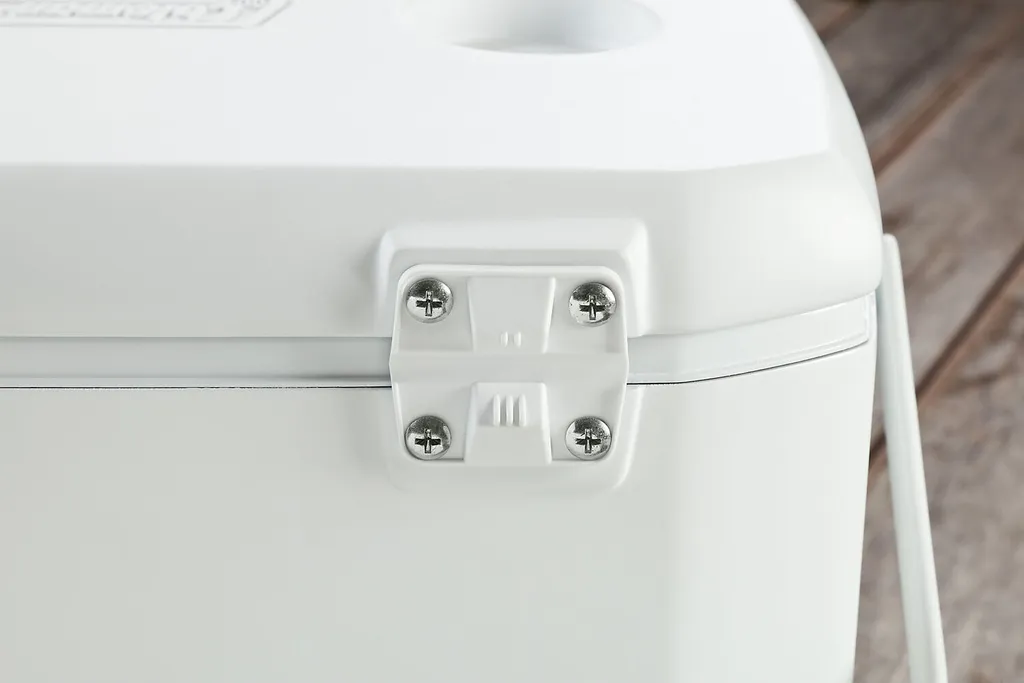 Coleman Xtreme Marine 26 L Kühlbox Weiß Hohe Kühlleistung Stabiler Tragegriff – Bild 3