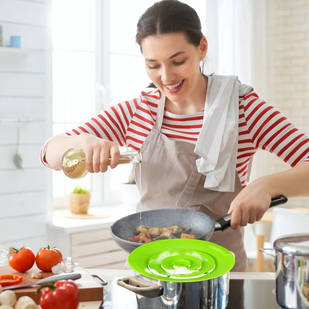 2x Oramics Überkochschutz Aus Silikon Für Töpfe Zwischen Ø 15-25 Cm – Topfdeckel Spritzschutz Überlaufschutz Verhindert überkochen Und Spritzen Von Flüssigkeiten Und Schütz Ihren Herd – Bild 8